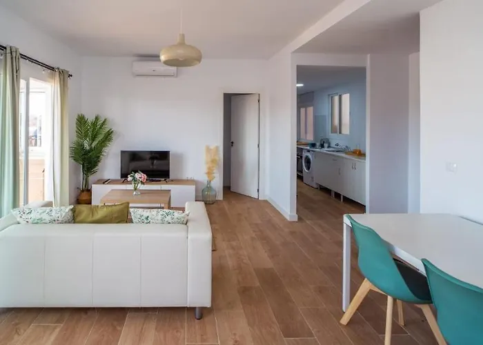 Stylish In Centro - Balcony And View *